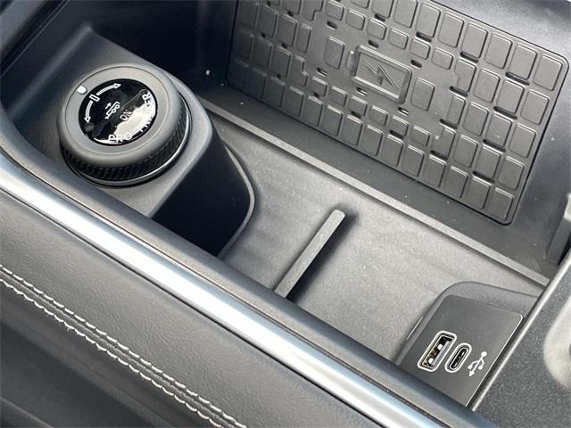 new 2025 Ford Expedition car, priced at $80,990