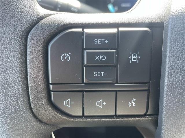 new 2025 Ford F-150 car, priced at $39,990