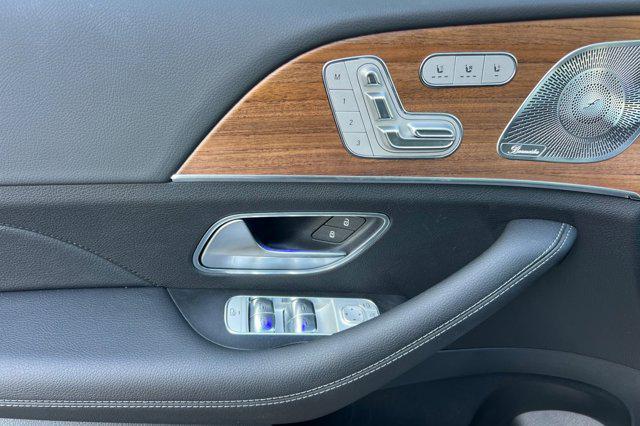new 2025 Mercedes-Benz GLS 450 car, priced at $95,365