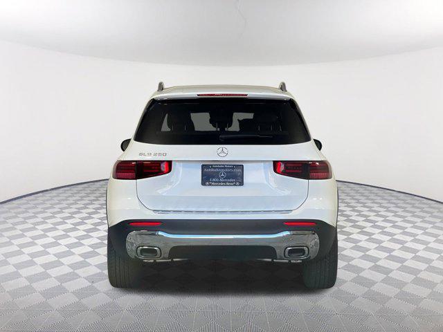 new 2025 Mercedes-Benz GLB 250 car, priced at $47,145