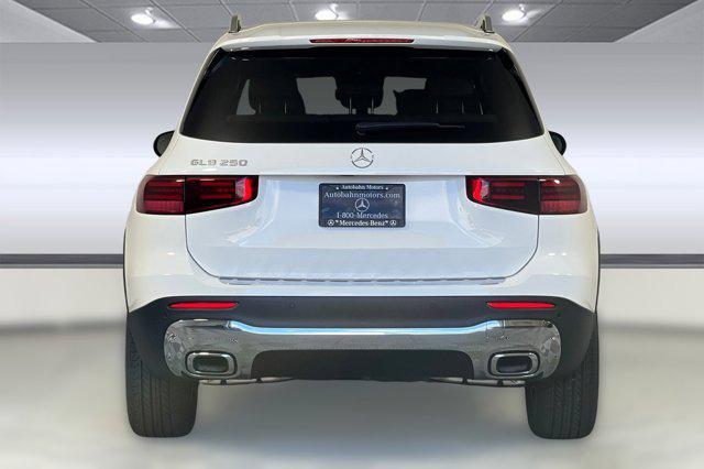 new 2025 Mercedes-Benz GLB 250 car, priced at $47,145