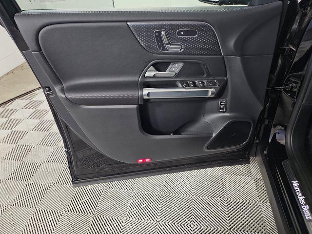 new 2025 Mercedes-Benz GLB 250 car, priced at $51,610