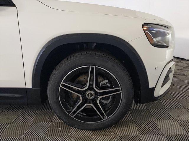 new 2024 Mercedes-Benz GLB 250 car, priced at $52,255