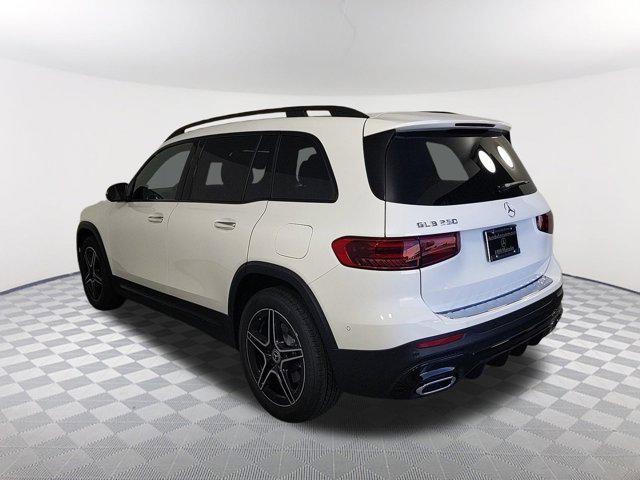 new 2024 Mercedes-Benz GLB 250 car, priced at $52,690