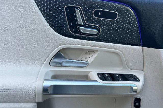 new 2025 Mercedes-Benz GLB 250 car, priced at $49,595