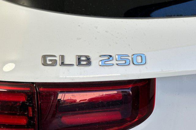 new 2025 Mercedes-Benz GLB 250 car, priced at $49,595