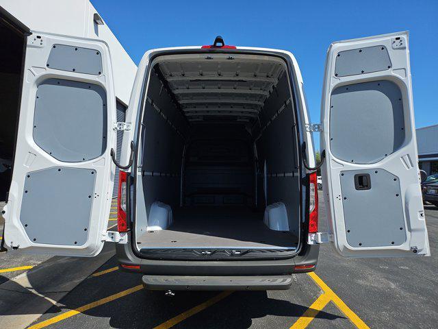 new 2025 Mercedes-Benz Sprinter 2500 car, priced at $71,423