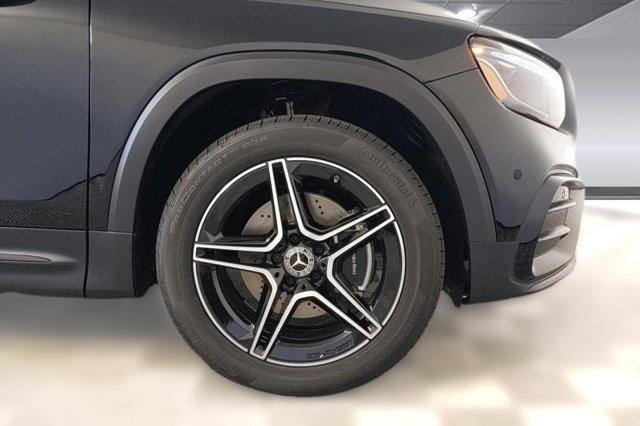 new 2024 Mercedes-Benz GLB 250 car, priced at $52,600