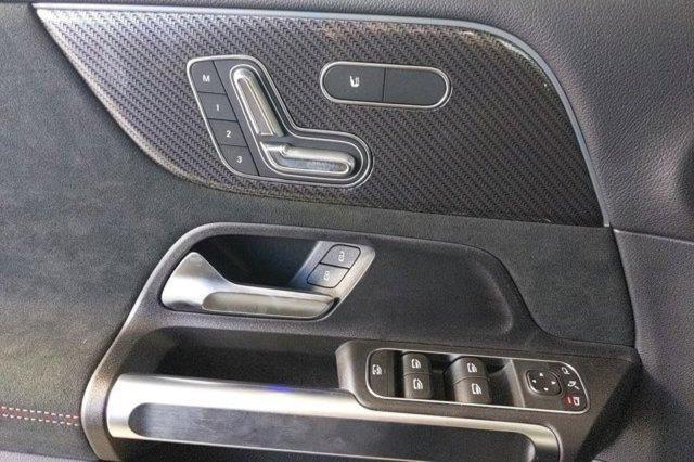 new 2024 Mercedes-Benz GLB 250 car, priced at $52,600