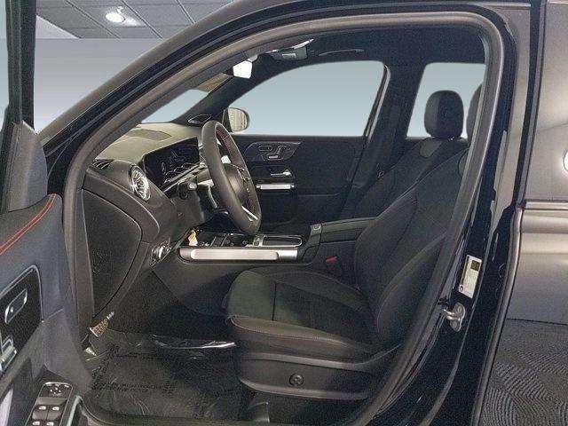 new 2024 Mercedes-Benz GLB 250 car, priced at $52,600