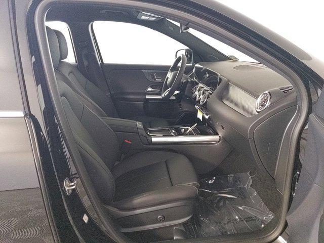 new 2025 Mercedes-Benz GLA 250 car, priced at $45,715