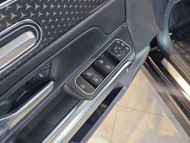 new 2025 Mercedes-Benz GLB 250 car, priced at $50,110