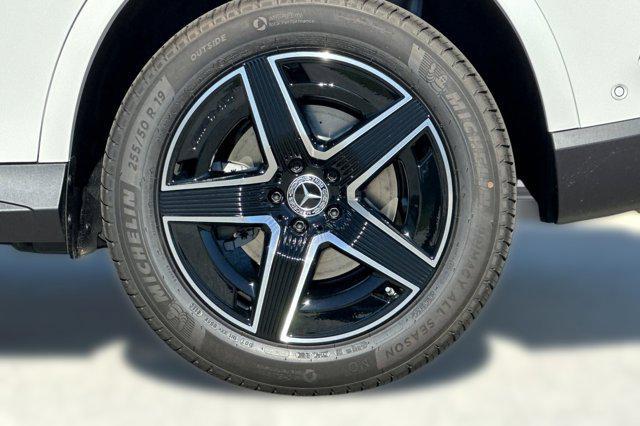 new 2026 Mercedes-Benz GLC 300 car, priced at $62,950