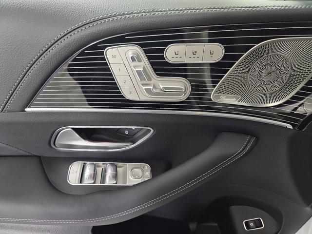 new 2025 Mercedes-Benz GLS 580 car, priced at $135,715