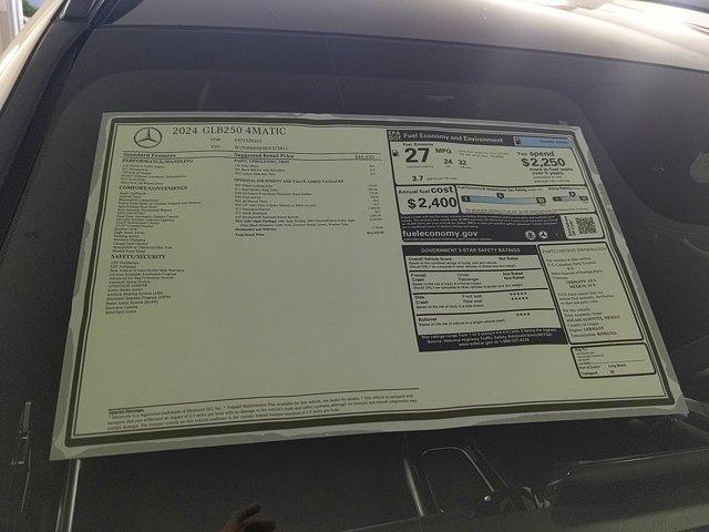 new 2024 Mercedes-Benz GLB 250 car, priced at $54,325