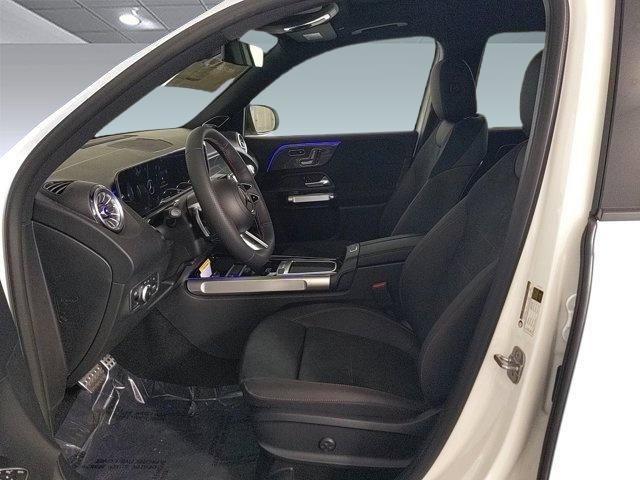 new 2024 Mercedes-Benz GLB 250 car, priced at $52,300