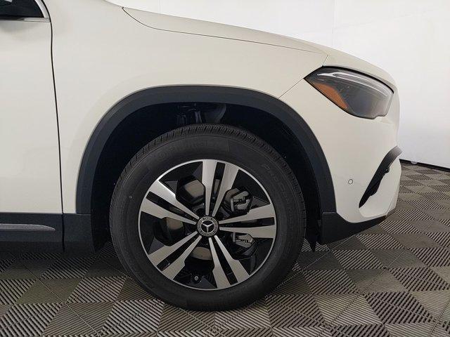 new 2025 Mercedes-Benz GLA 250 car, priced at $47,195