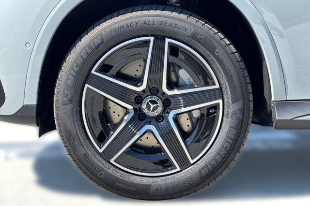 new 2026 Mercedes-Benz GLC 300 car, priced at $68,590