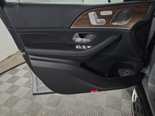 new 2025 Mercedes-Benz GLS 580 car, priced at $132,800