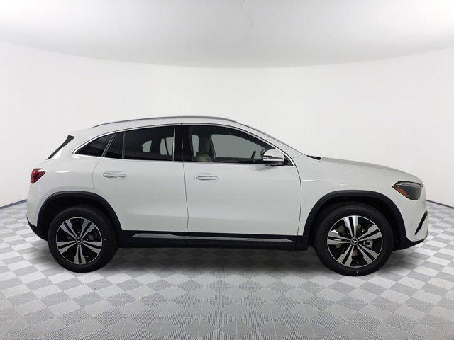 new 2025 Mercedes-Benz GLA 250 car, priced at $47,295