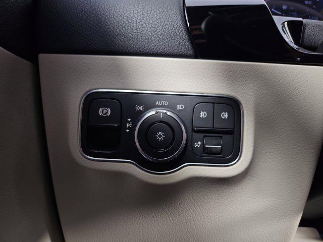 new 2025 Mercedes-Benz GLA 250 car, priced at $48,395