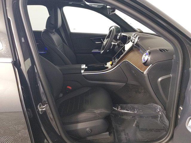 new 2025 Mercedes-Benz GLC 300 car, priced at $60,585