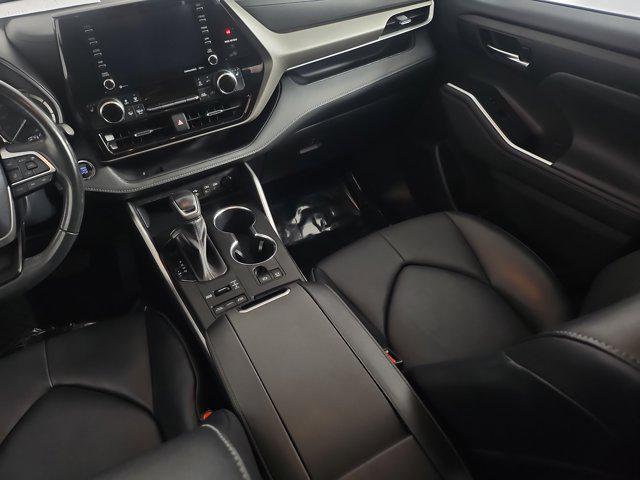 used 2022 Toyota Highlander car, priced at $36,998