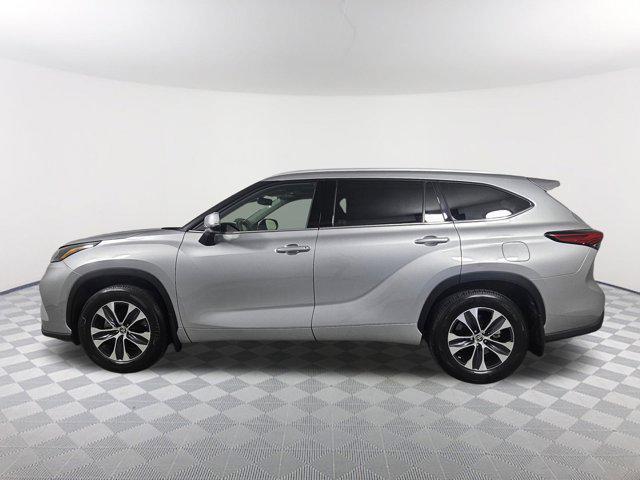 used 2022 Toyota Highlander car, priced at $36,998