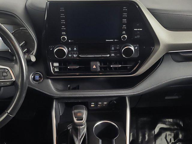 used 2022 Toyota Highlander car, priced at $36,998