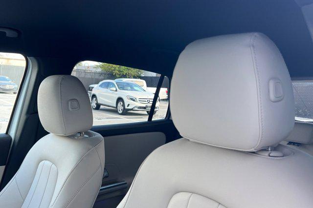new 2025 Mercedes-Benz GLA 250 car, priced at $47,295