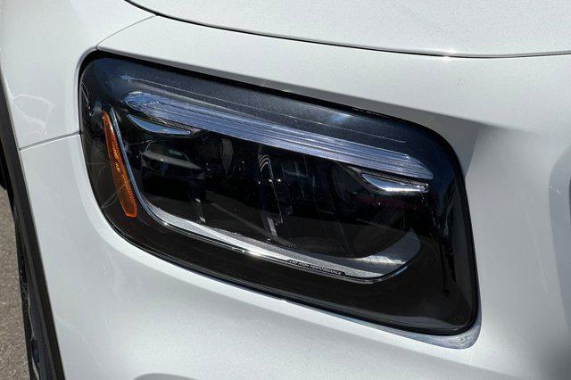new 2025 Mercedes-Benz GLB 250 car, priced at $47,660