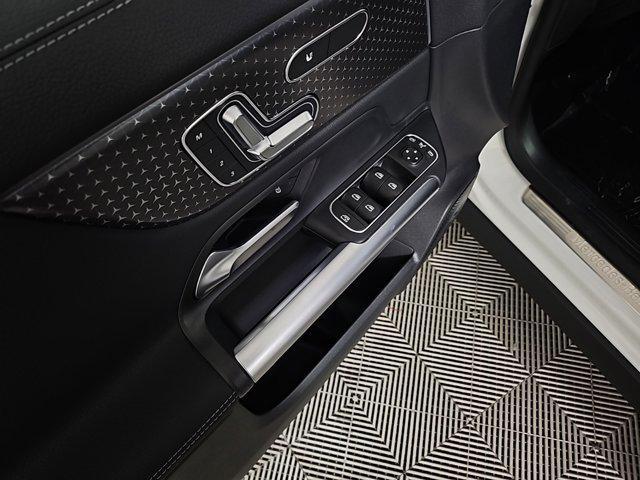 new 2025 Mercedes-Benz GLA 250 car, priced at $47,230