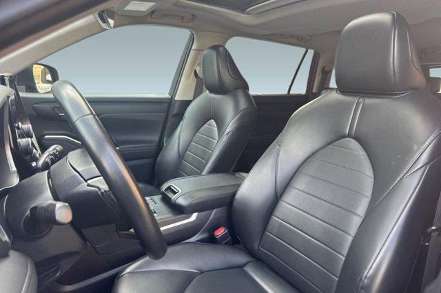 used 2023 Toyota Highlander car, priced at $28,887