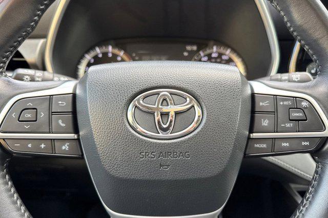 used 2023 Toyota Highlander car, priced at $28,887