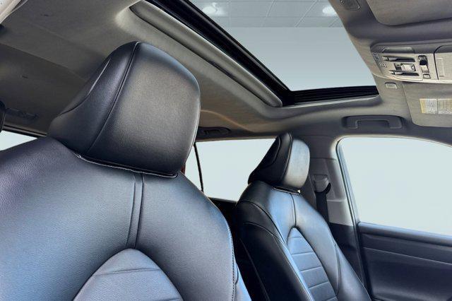 used 2023 Toyota Highlander car, priced at $28,887