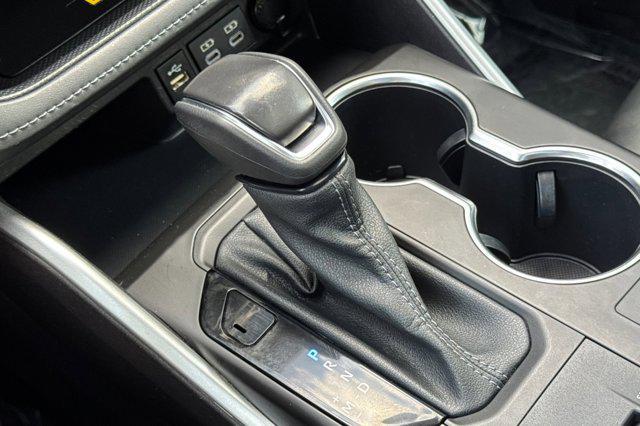 used 2023 Toyota Highlander car, priced at $28,887