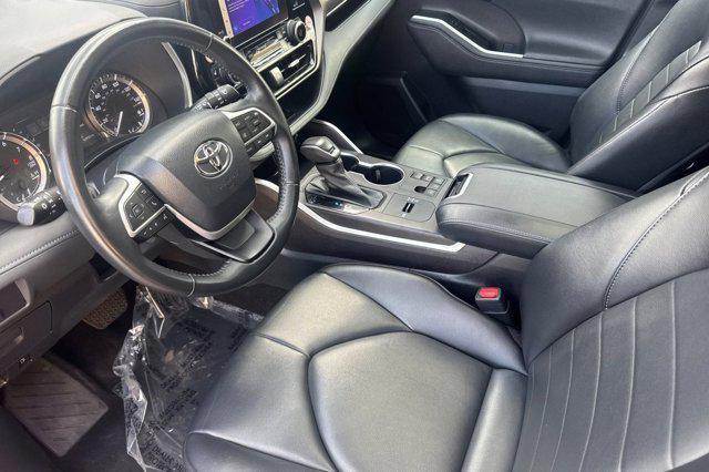 used 2023 Toyota Highlander car, priced at $28,887