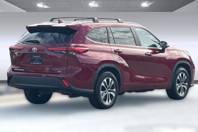 used 2023 Toyota Highlander car, priced at $28,887
