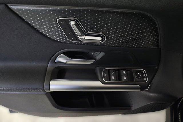 new 2025 Mercedes-Benz GLA 250 car, priced at $44,620