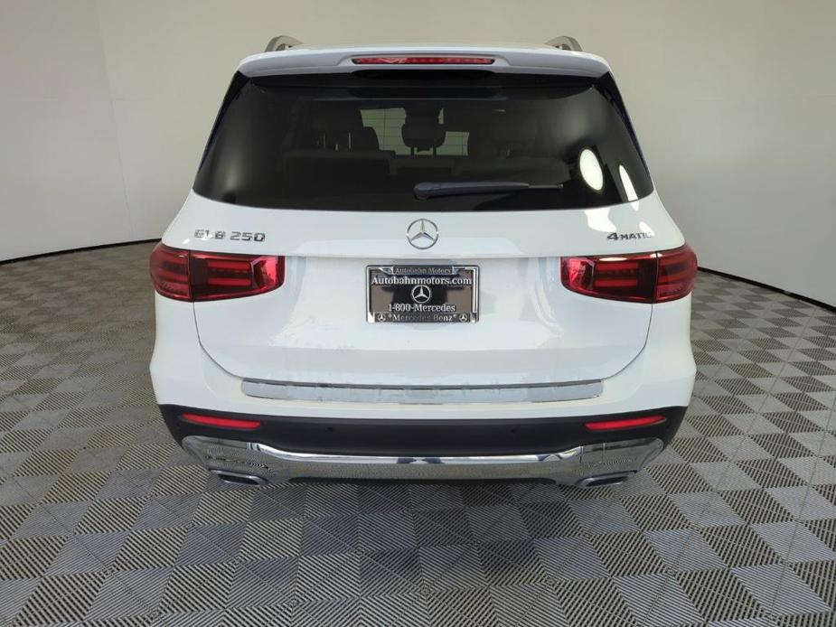 new 2024 Mercedes-Benz GLB 250 car, priced at $48,842