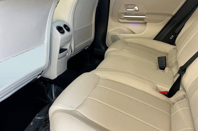 new 2025 Mercedes-Benz GLA 250 car, priced at $47,295