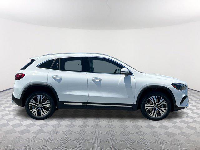 new 2025 Mercedes-Benz GLA 250 car, priced at $47,295