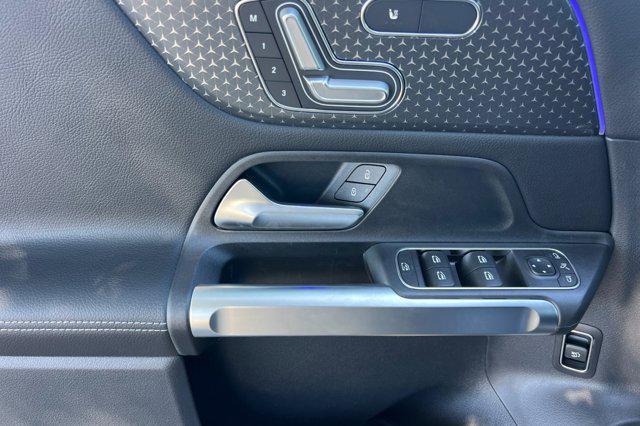 new 2025 Mercedes-Benz GLB 250 car, priced at $47,660