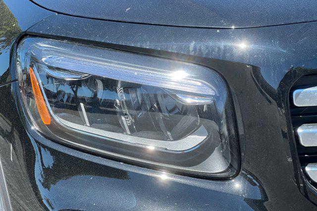 new 2025 Mercedes-Benz GLB 250 car, priced at $47,660