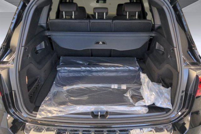 new 2024 Mercedes-Benz GLB 250 car, priced at $52,300