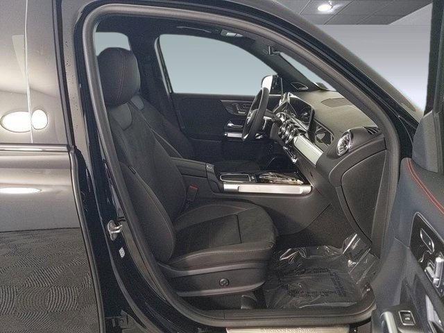new 2024 Mercedes-Benz GLB 250 car, priced at $52,300