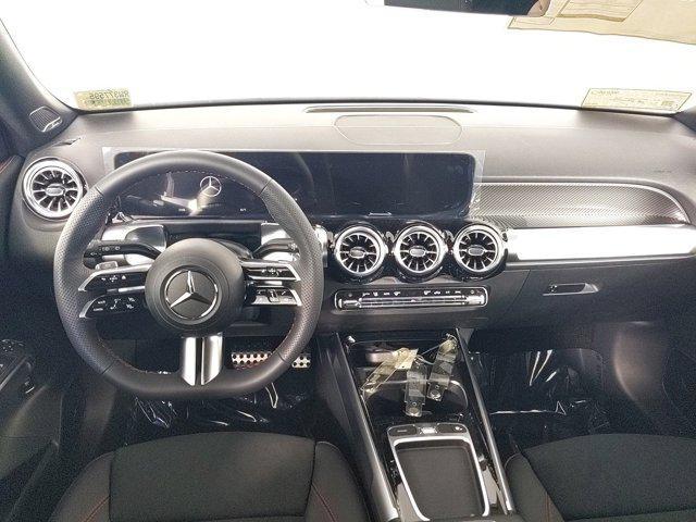 new 2024 Mercedes-Benz GLB 250 car, priced at $52,300