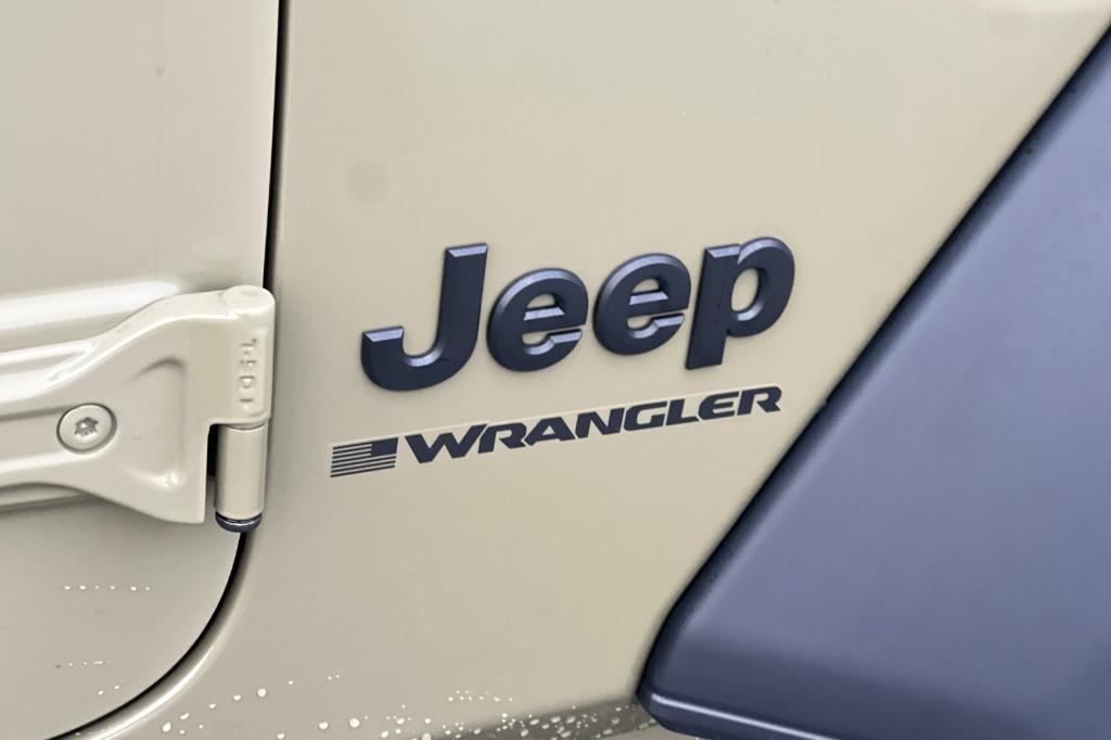 new 2025 Jeep Wrangler car, priced at $39,555