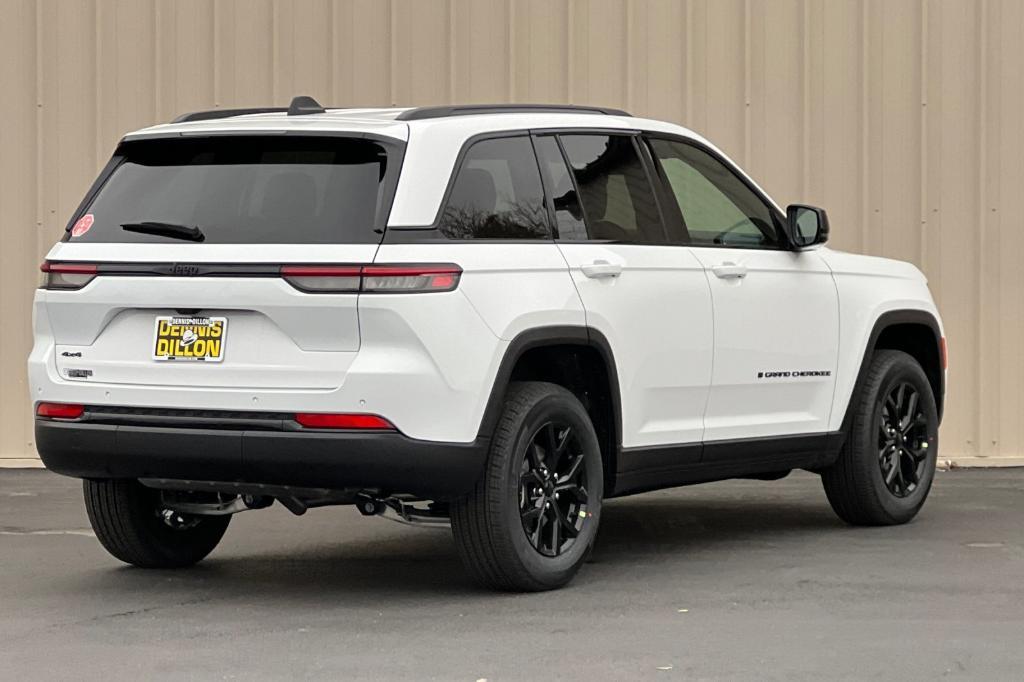 new 2025 Jeep Grand Cherokee car, priced at $41,811