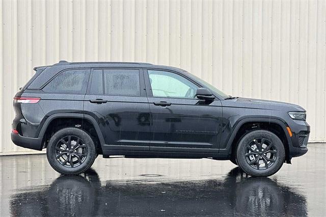 new 2024 Jeep Grand Cherokee car, priced at $38,392